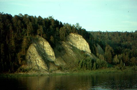 Flußufer bei Taskino