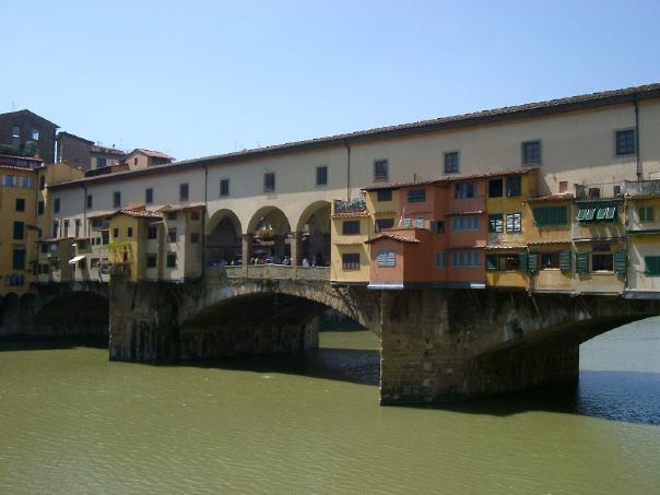 Ponte Vecchio über den Arno in Florenz